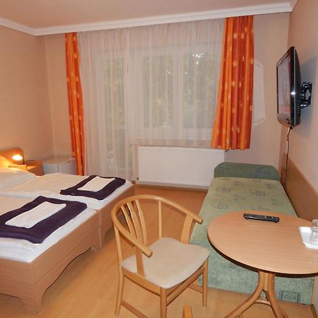 Hotel Hajdu Vendeghaz Hajdúszoboszló Zimmer foto